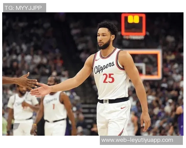 西蒙斯谈加盟开拓者与绿军的角色差异强调需适应新环境找到个人节奏